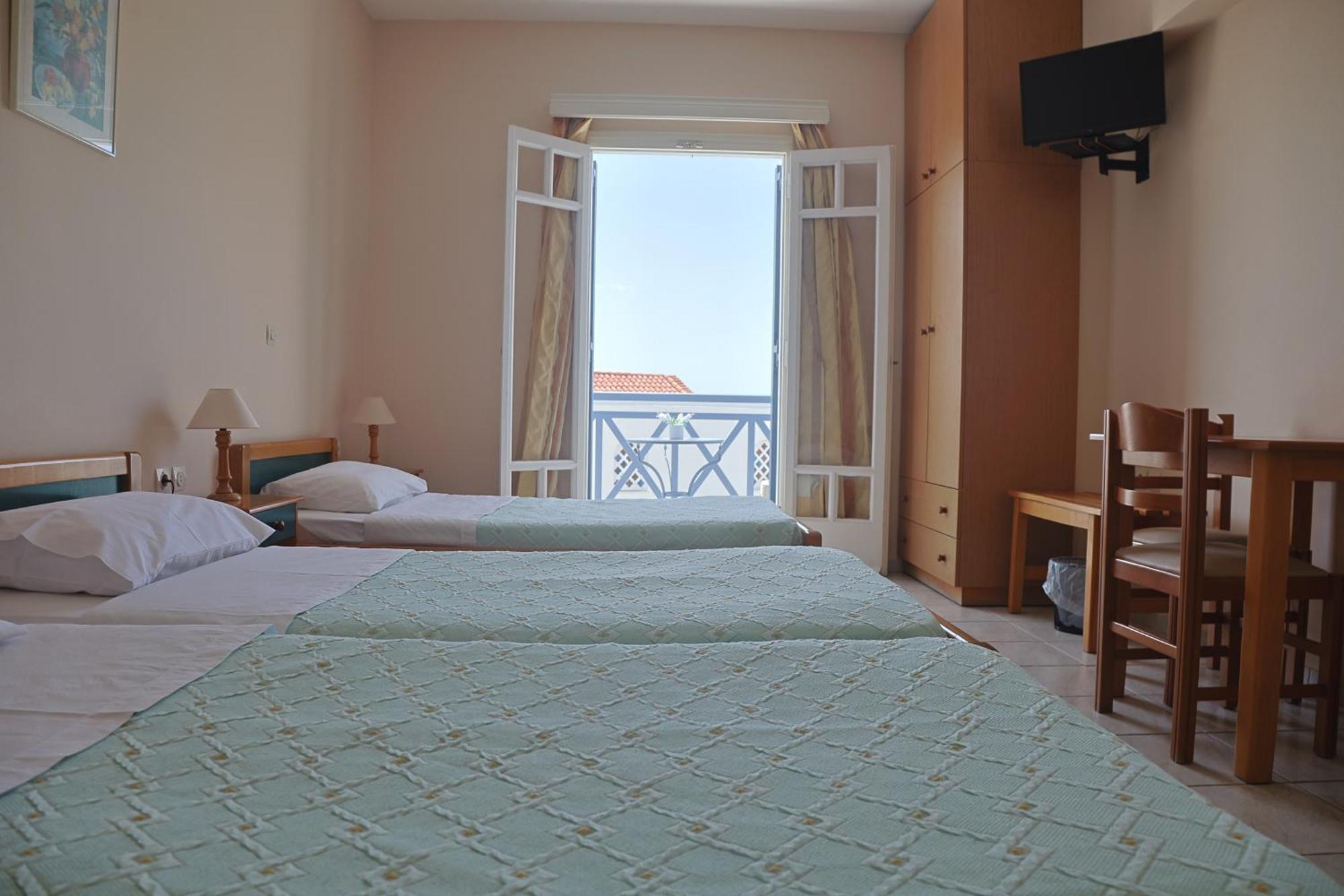 Athos Studios Tinos Luaran gambar