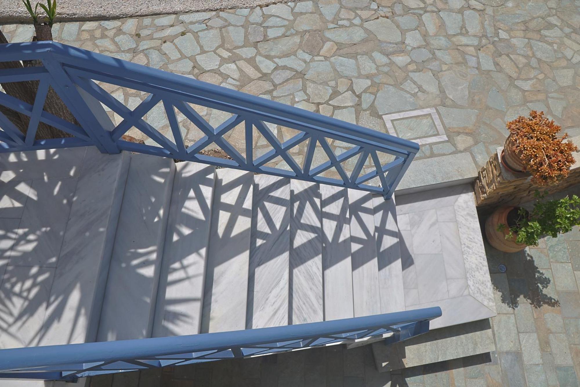 Athos Studios Tinos Luaran gambar