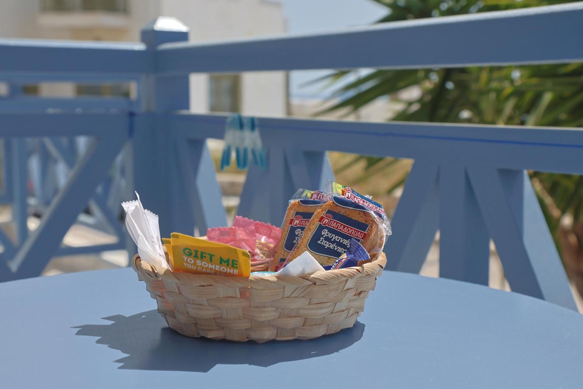 Athos Studios Tinos Luaran gambar