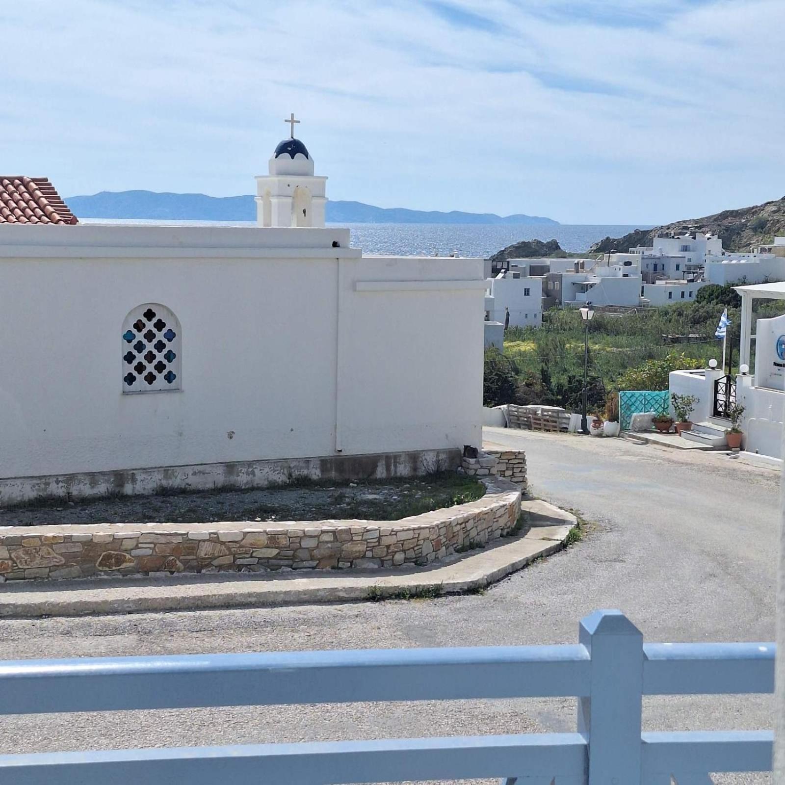 Athos Studios Tinos Luaran gambar