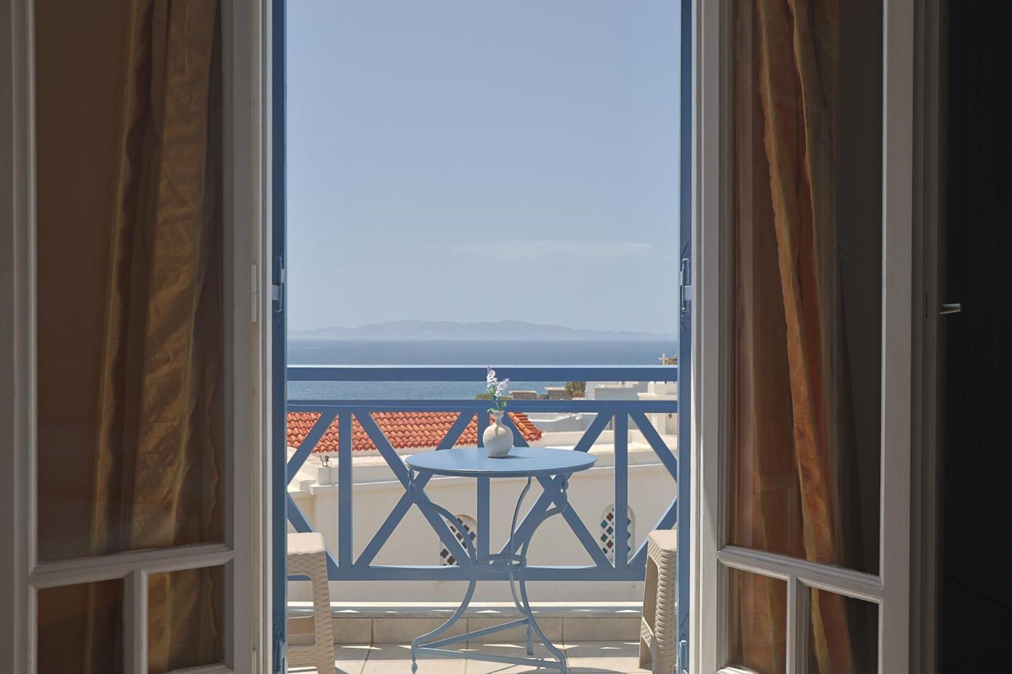 Athos Studios Tinos Luaran gambar
