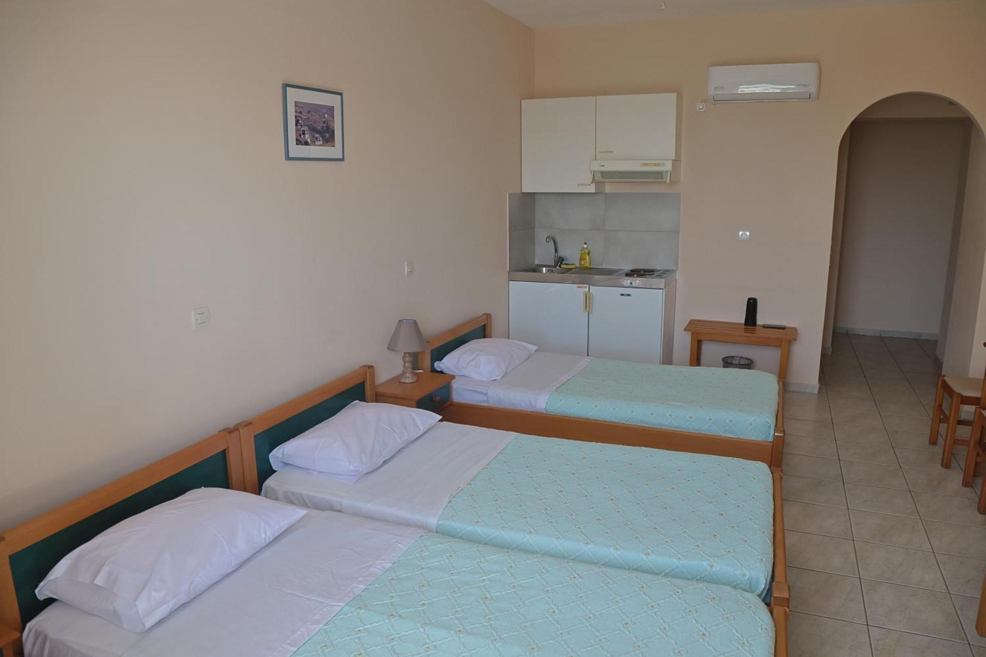 Athos Studios Tinos Luaran gambar