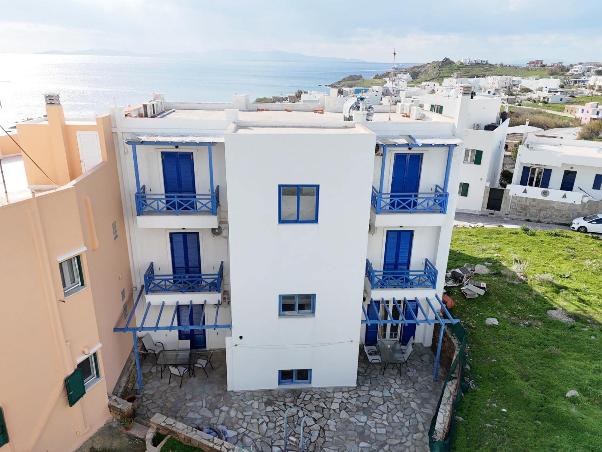 Athos Studios Tinos Luaran gambar
