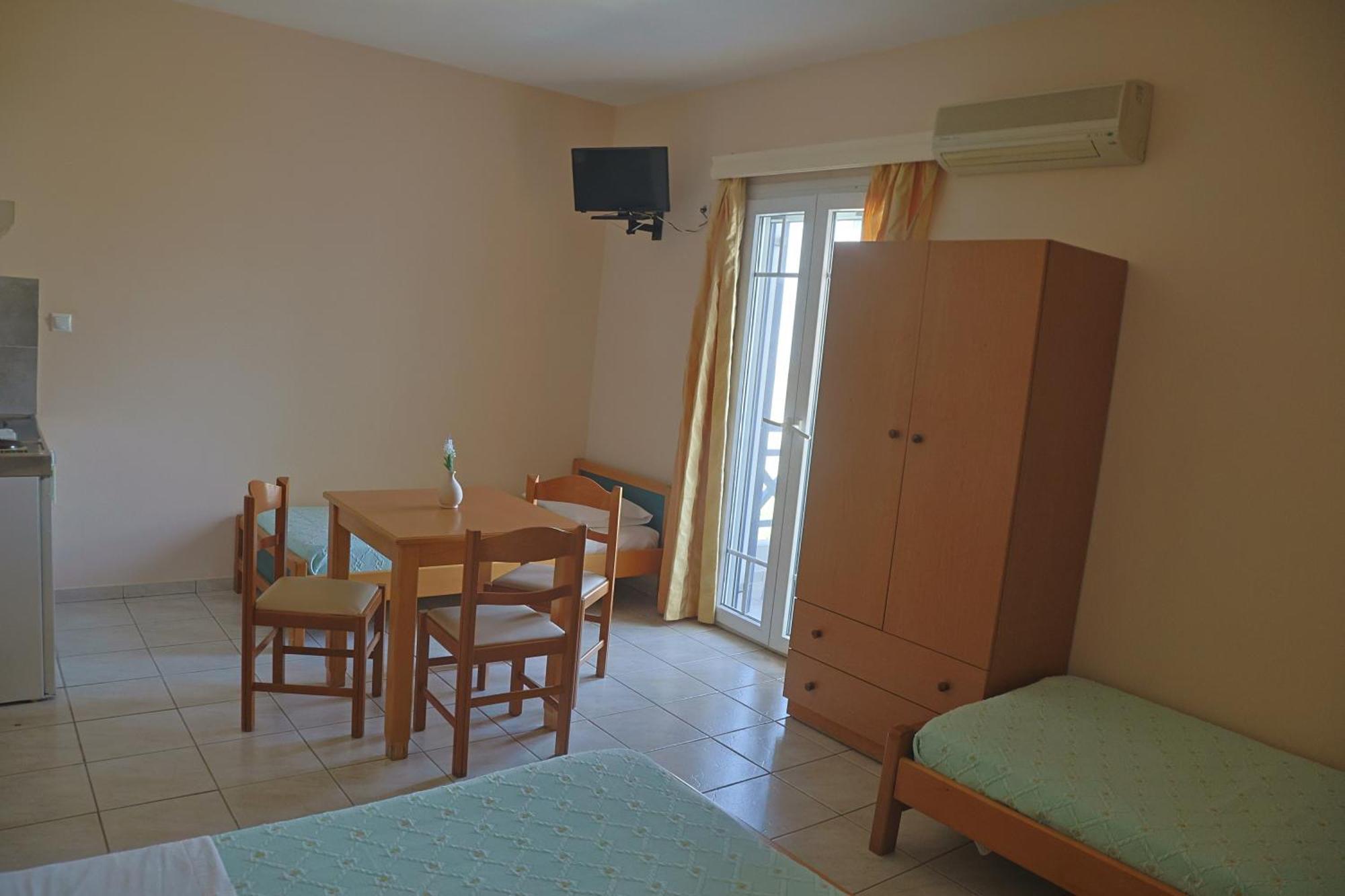 Athos Studios Tinos Luaran gambar